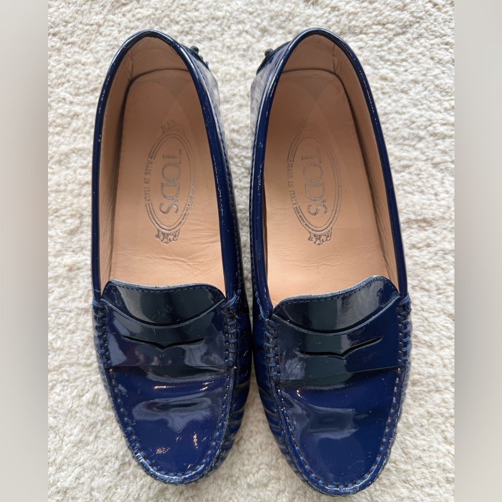 TOD’S Gommino navy blue patent leather driving shoe loafer moccasin SZ 35